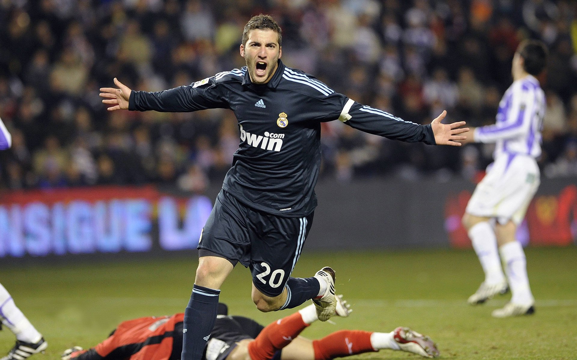 世界杯小组赛最后一轮：法国输给墨西哥仍以小组第一晋级 “算分控场”引争议