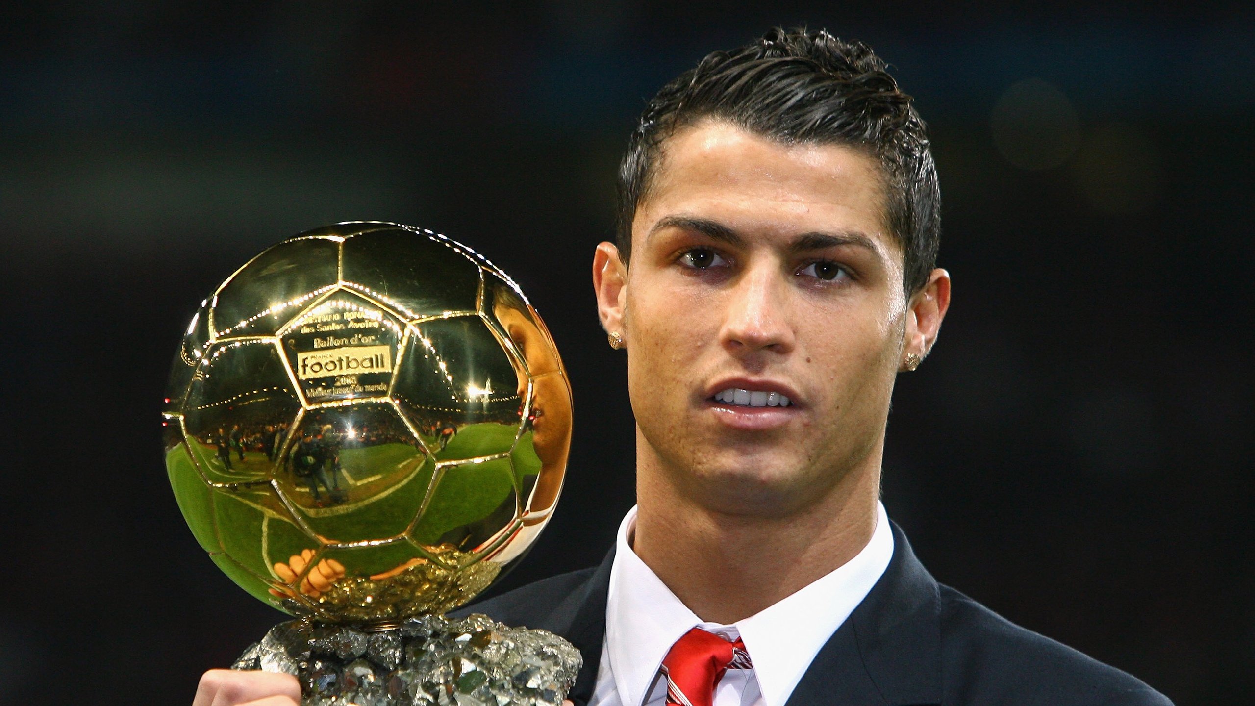 世界杯：为听障球迷准备的“节奏灯带”随看台声浪闪烁 设计获盛赞