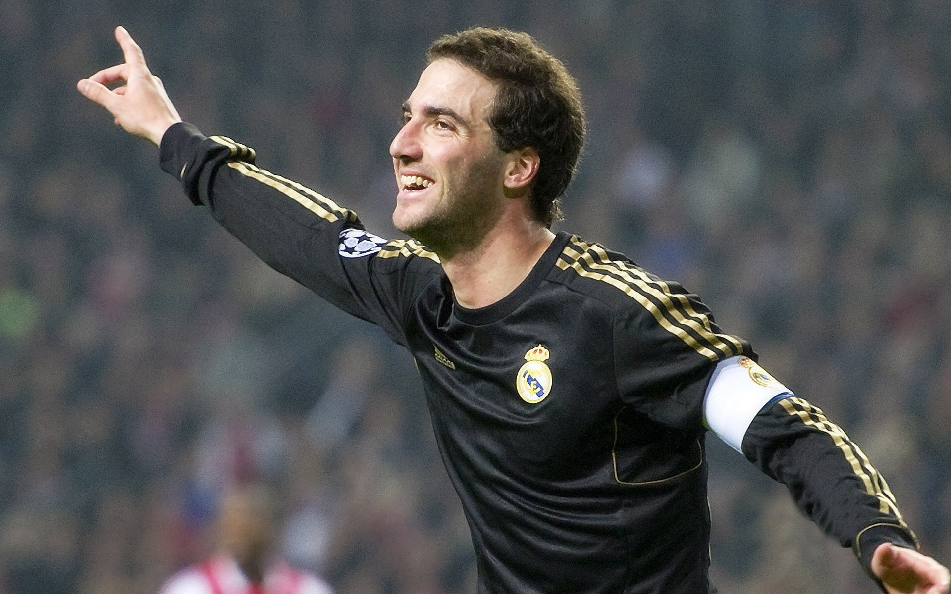 欧冠小组赛：利物浦1比0惊险过关阿森纳 青年枪手临门一脚再成痛点